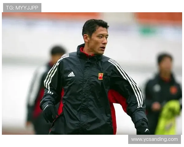 杨晨：从足球场到职场的跨界之路，成就与挑战并存的传奇人生